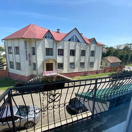 Удеч Hotel Zsidacsiv Kültér fotó