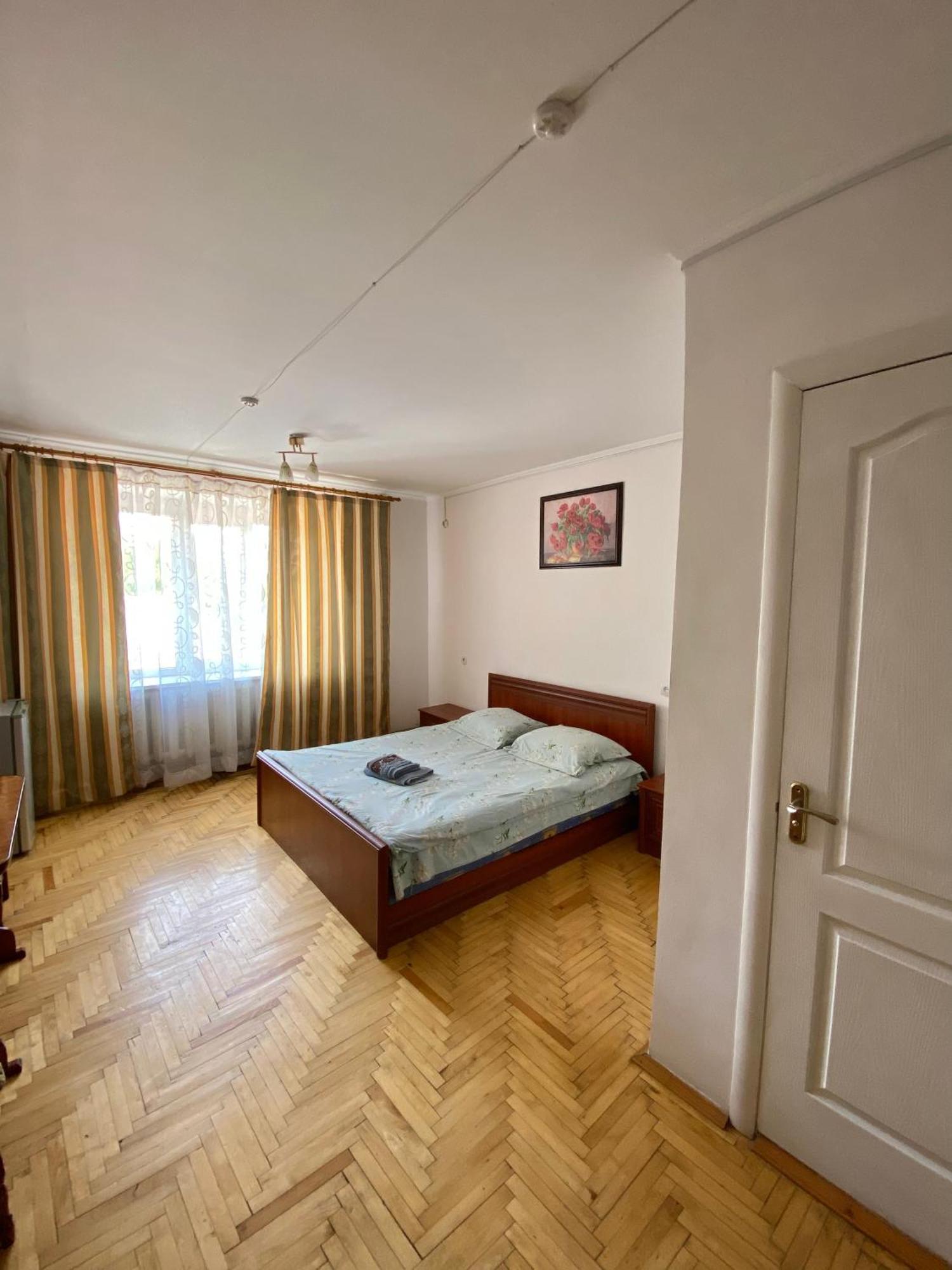 Удеч Hotel Zsidacsiv Kültér fotó