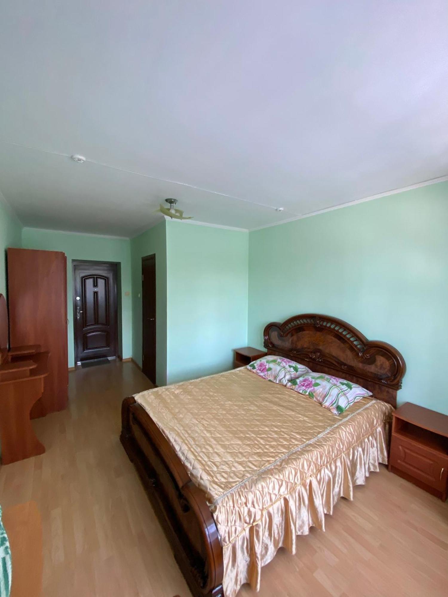 Удеч Hotel Zsidacsiv Kültér fotó