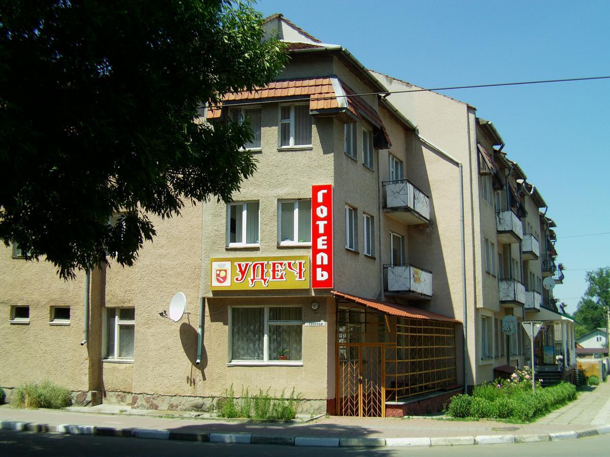 Удеч Hotel Zsidacsiv Kültér fotó