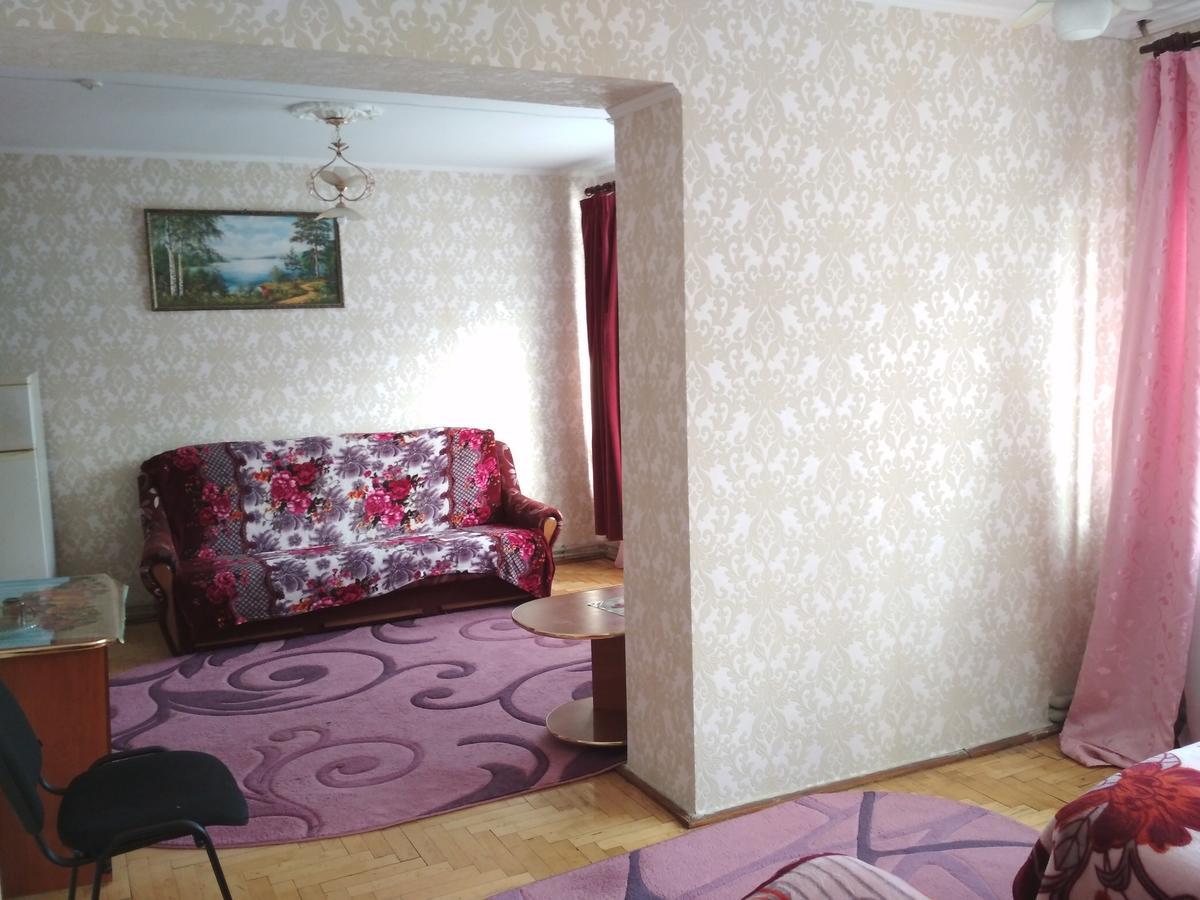 Удеч Hotel Zsidacsiv Kültér fotó